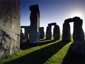 考古学家查明英国巨石阵神秘巨石的起源