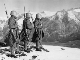 第二次世界大战期间，瑞士为什么能保持中立？